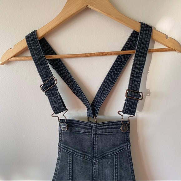 Abercrombie and Fitch Overall Shorts - Picture 3 of 6